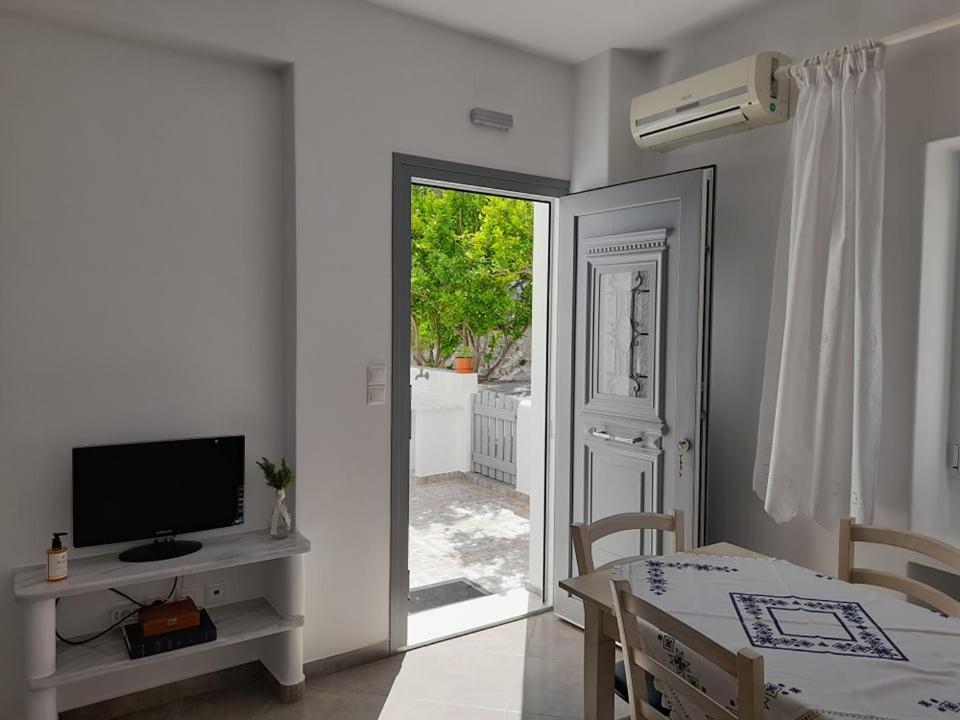 Matilda Milos - Cycladic Living Appartement Triovasálos Buitenkant foto