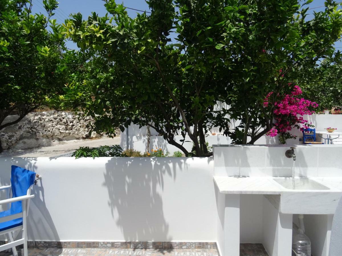 Matilda Milos - Cycladic Living Appartement Triovasálos Buitenkant foto