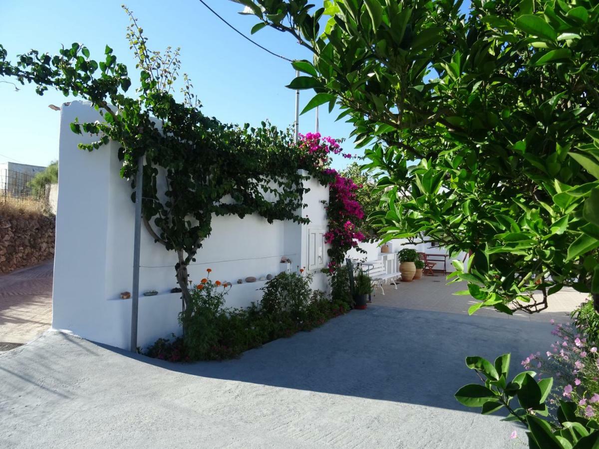Matilda Milos - Cycladic Living Appartement Triovasálos Buitenkant foto